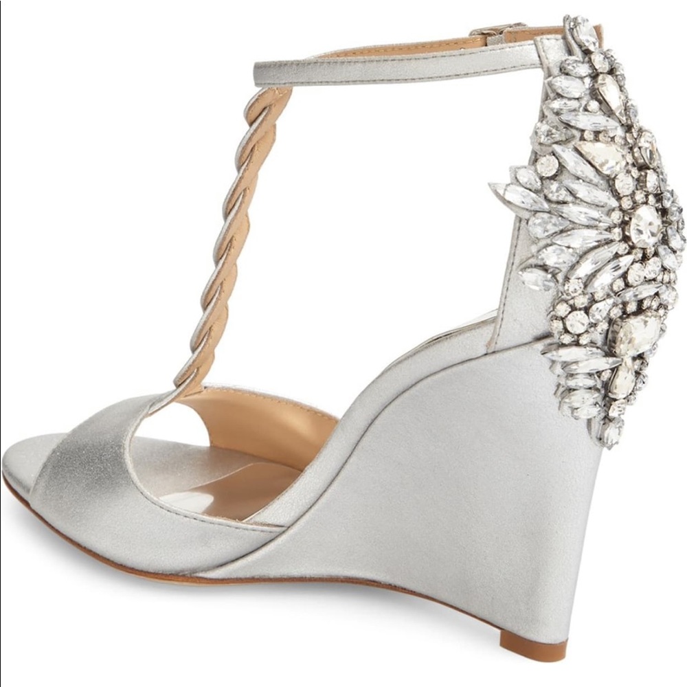 Badgley Mischka “Camryn” Silver Formal Wedges
